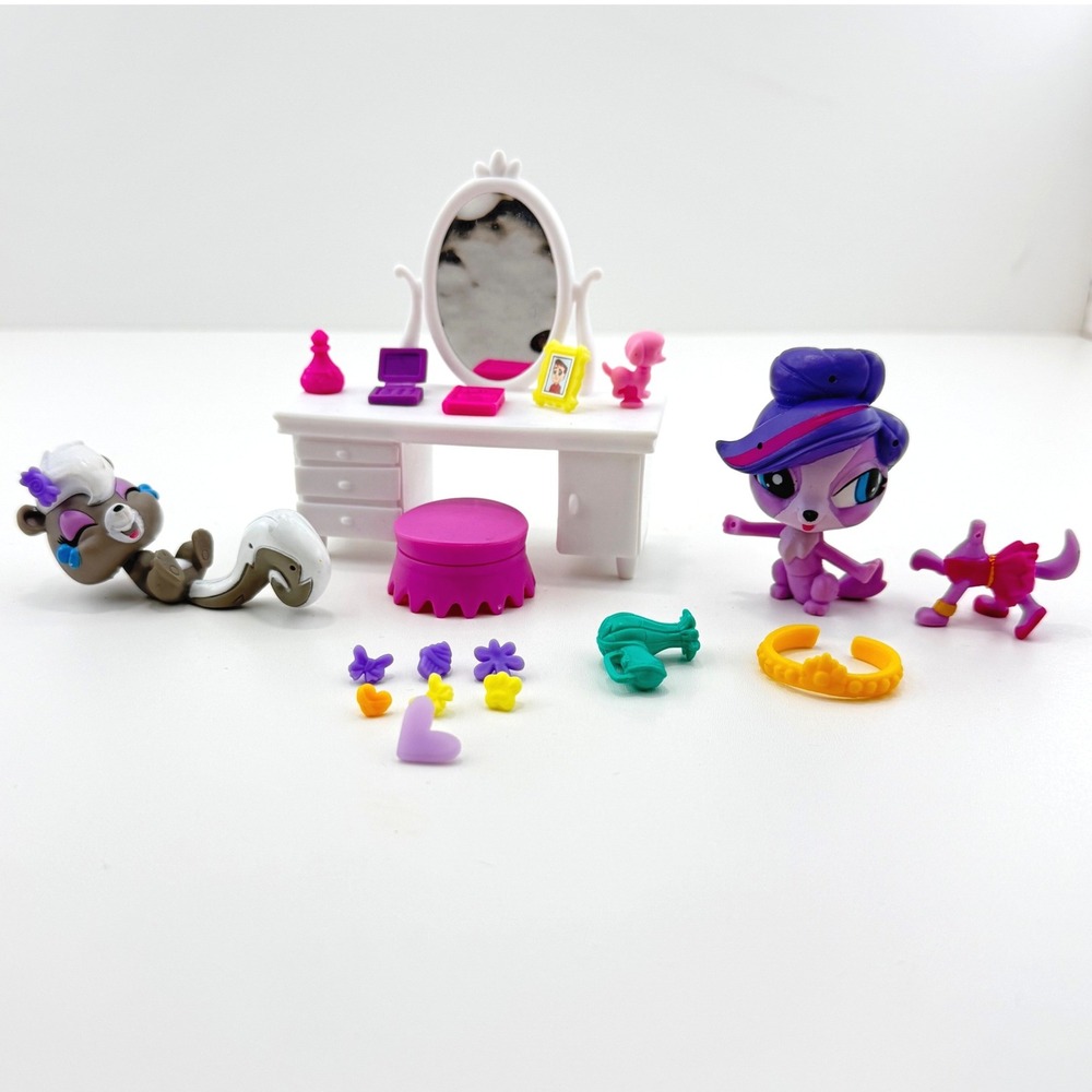 LPS Vanity Playset with Zoe Trent #240 & Pepper Clark #3694 – Glam Accessory Set